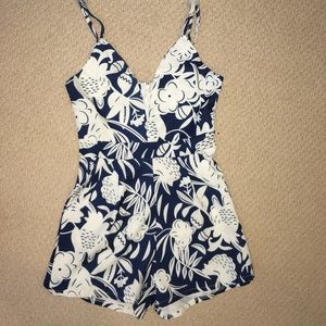 ADORABLE blue & white floral romper!